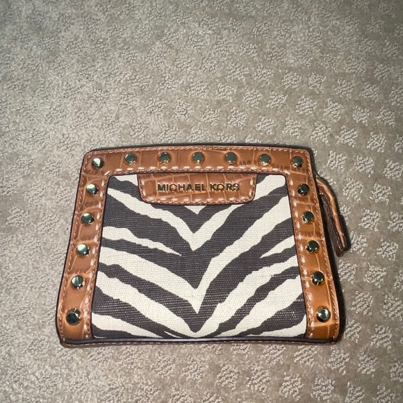Michael Kors zebra print purse - Picture 1 of 4